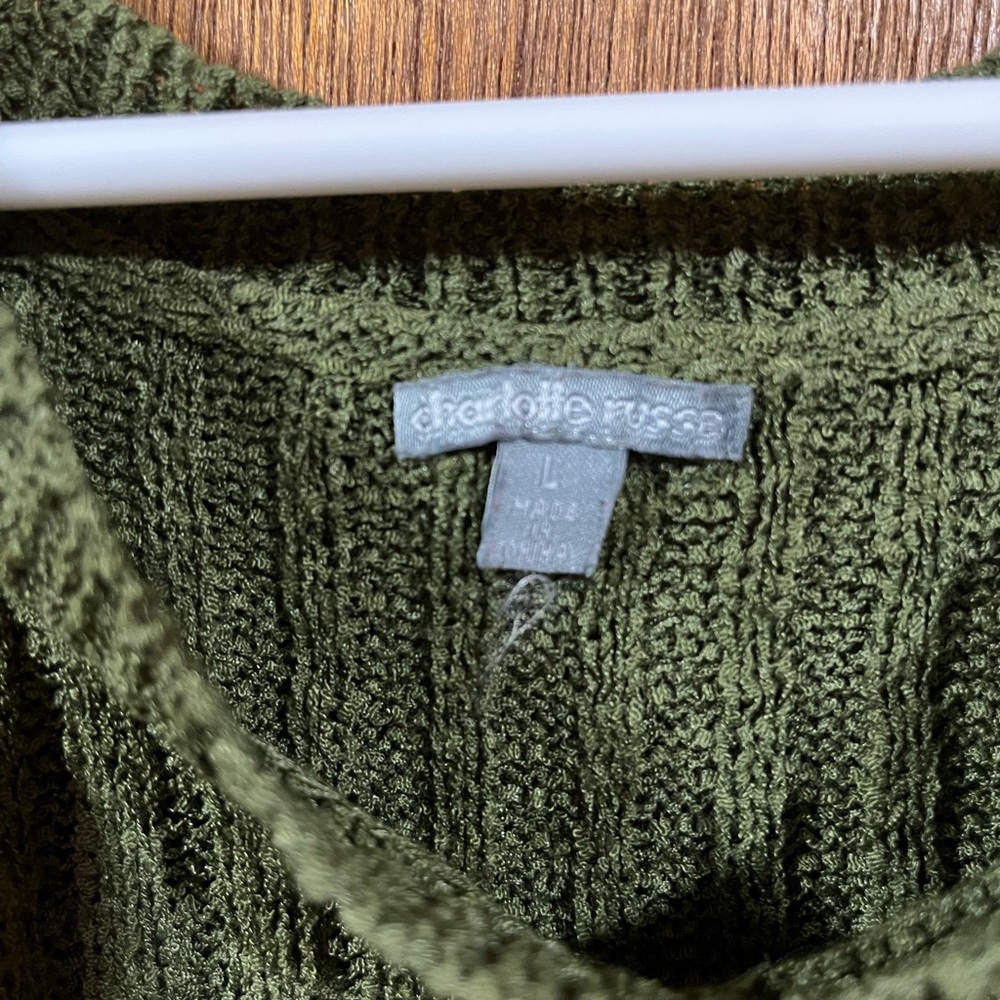 ๐บ๐ธ Green Ribbed Knit Crop Top - Picture 2 of 2
